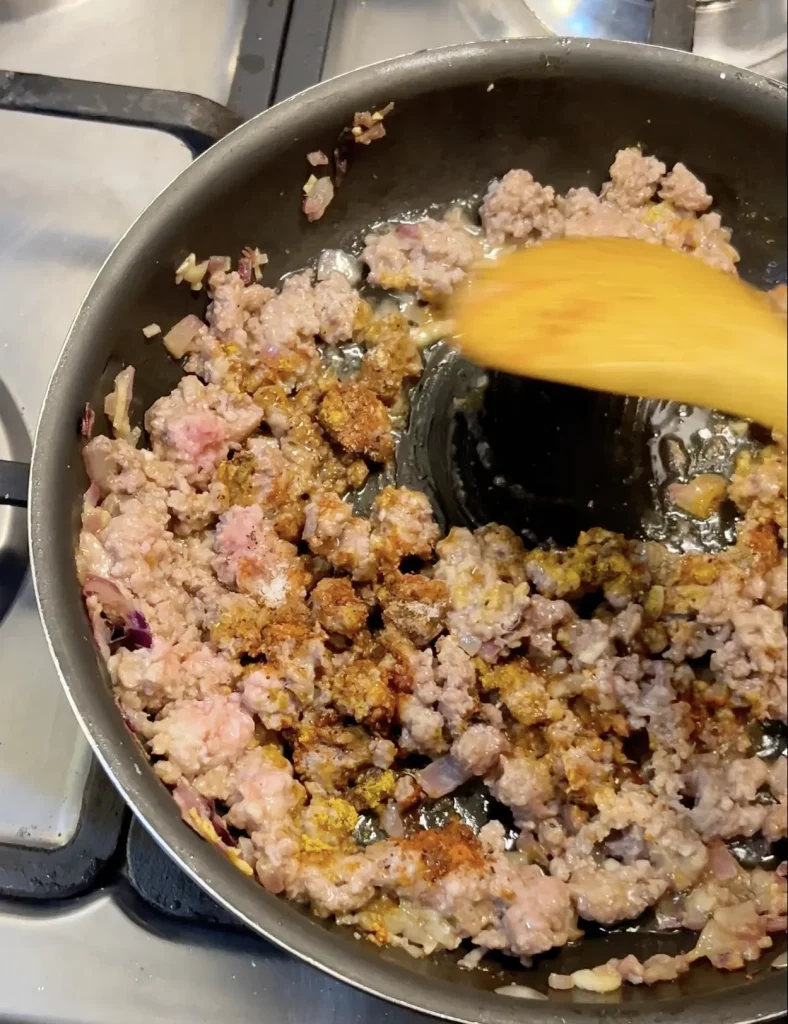 Lasaña de plátano con carne y bechamel
