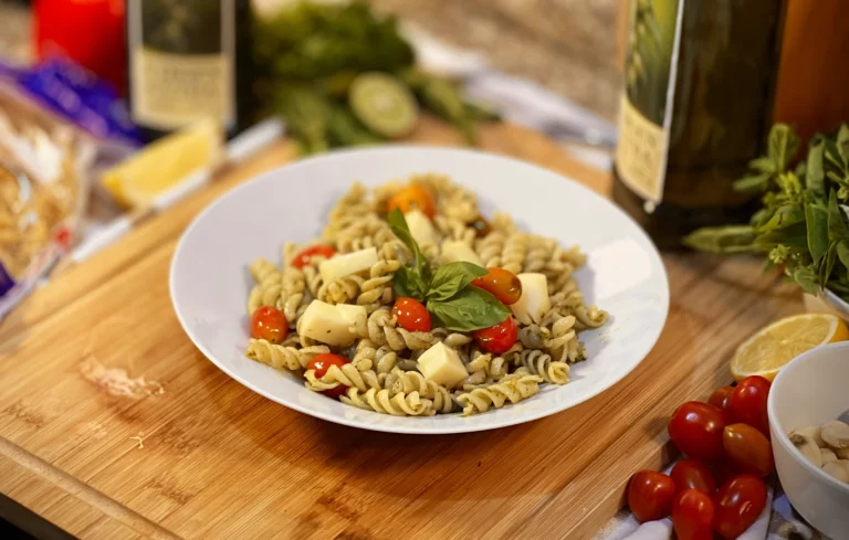 Pasta Tornillos al pesto