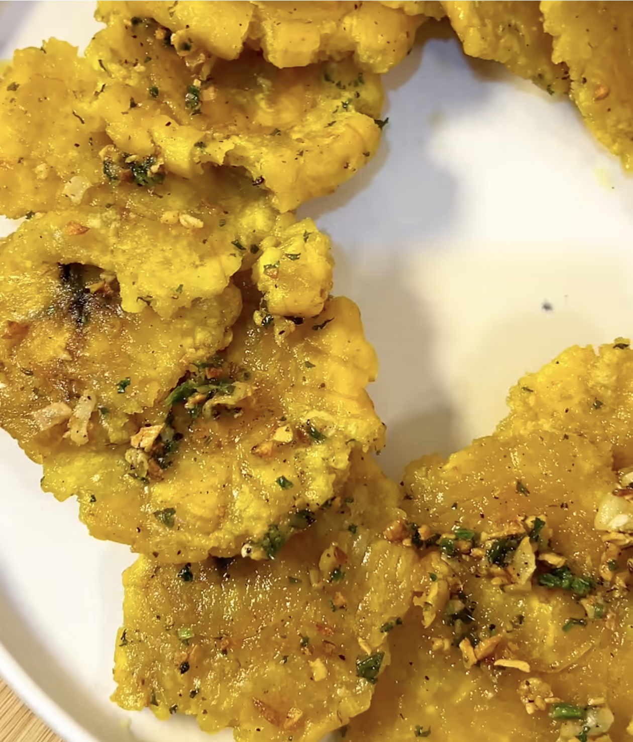 Patacones al ajillo
